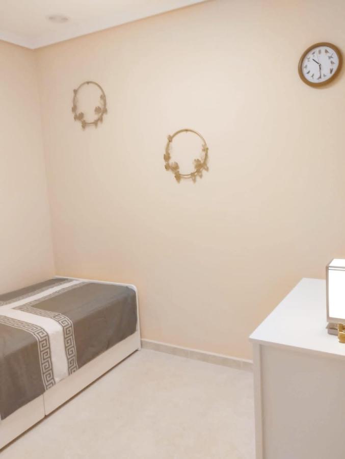 Torrevieja 2 Bedroom Holiday Apartment ภายนอก รูปภาพ